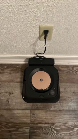 iRobot Braava Jet M6 Smart Robot Mop + Dock, Solution & Extra Pads