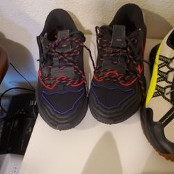 Shoes Adidas 7.5 Used Pick Up Only!!