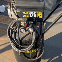 Central Pneumatic 21 Gallon 2.5 Hp Air Compressor