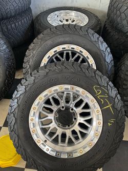 Vendo set de rines nuevos 17x9 de ancho de 6-139.7 lugs con llantas 265/70/R17 Bfgoodrich instacion y balance gratis