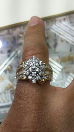 10k Gold Diamond ring 5.6 grams 1.50ct diamonds