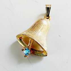 1.25" Gold Tone Three Dimensional Teardrop Bell Mushroom Shaped Necklace Pendant Charm with Crystal Accent. No markings. Pre-owned in like new conditi