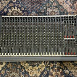 Sound Craft  /  Spirit Monitor 42