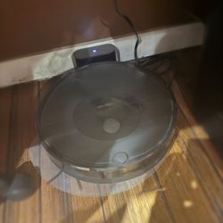 Robotock E5 - Vacuum And Mop! Never Used!