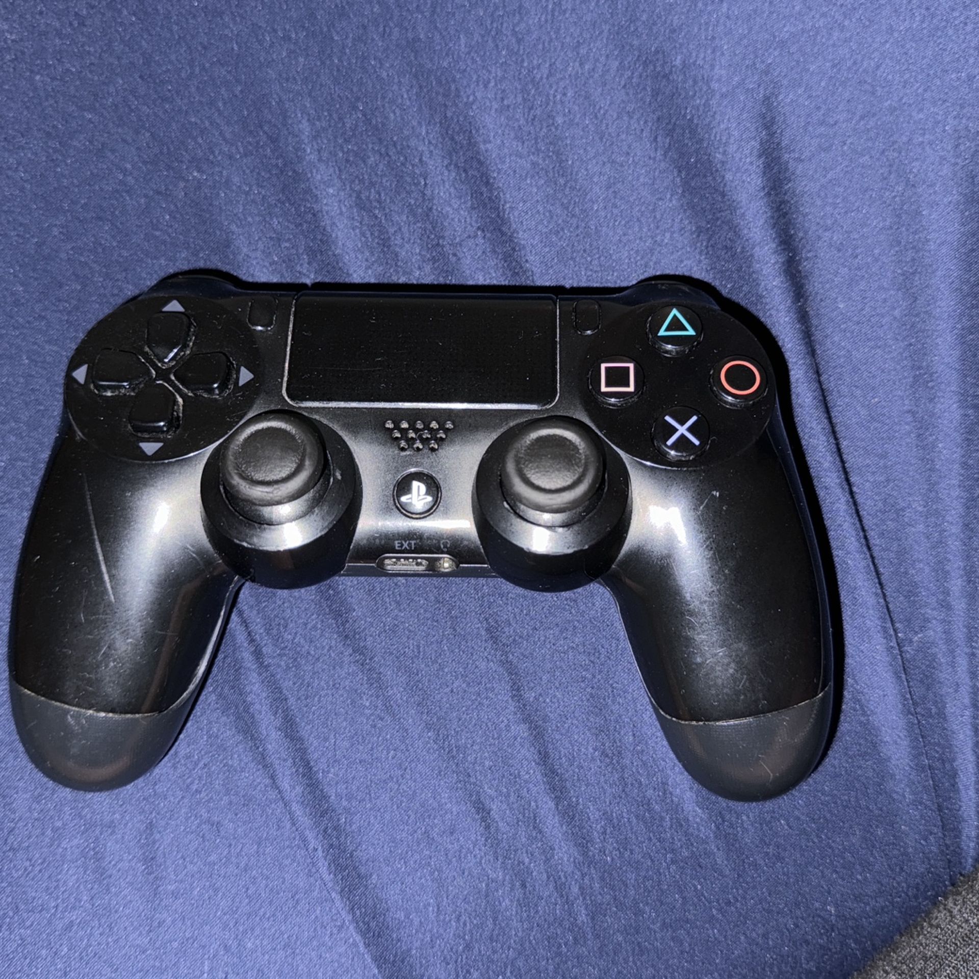 PS4 Controller