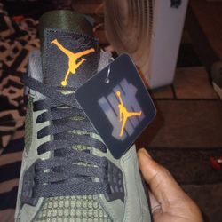 Jordan 4 Undefeated 