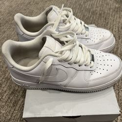 Nike Air Force 1 – White – Size 7.5 Men’s (Used, Good Condition)