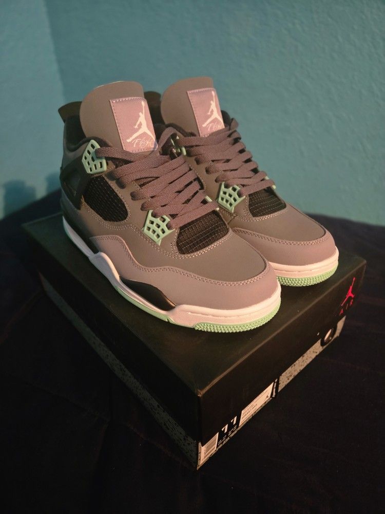 Jordan 4 Green Glow