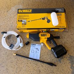 DEWALT 20V MAX 550 PSI 1.0 GPM Cold Water Cordless Battery Power Cleaner with 4-Nozzles (Tool Only)
