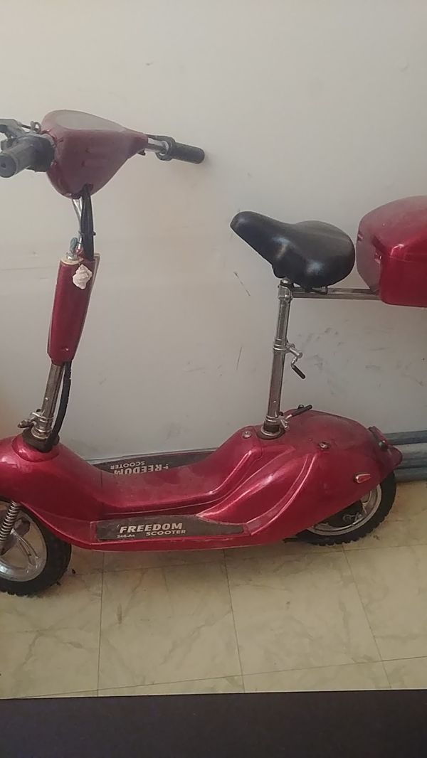 Battery operated scooter - 10mph speed -5 miles range. Need batteries