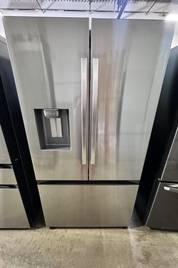 New Fingerprint Resistant Stainless Steel Samsung 31 cu. ft. 3-Door French Door Smart Refrigerator 