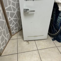 Fridge Air Mini Fridge Works Great..$50