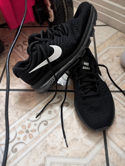Size 8.5 men Nike Air Max 2017