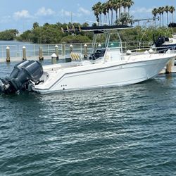 Robalo 27.5’ w/ Twin Yamaha 150HP + Trailer
