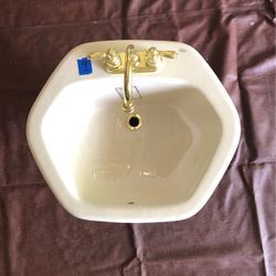 Eljer Bathroom Sink. Gold Fixtures.