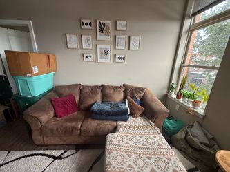 Brown couch for sale!