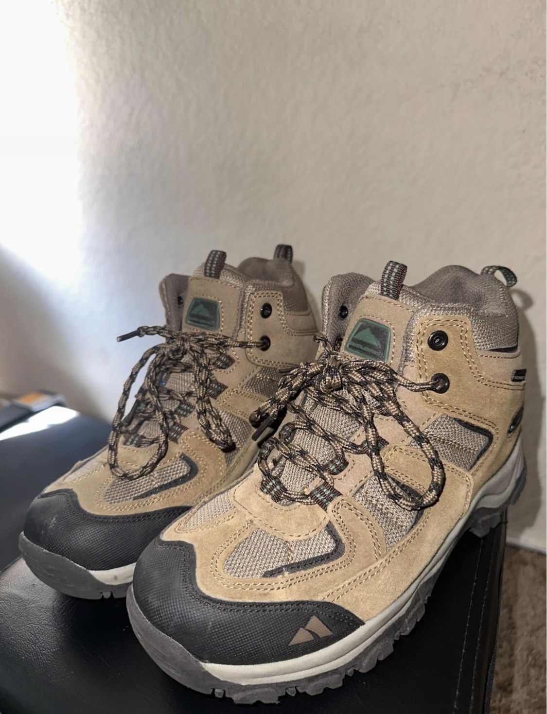 Outland Women’s Hiking Boots