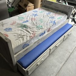 Free trundle twin bed w/ mattresses