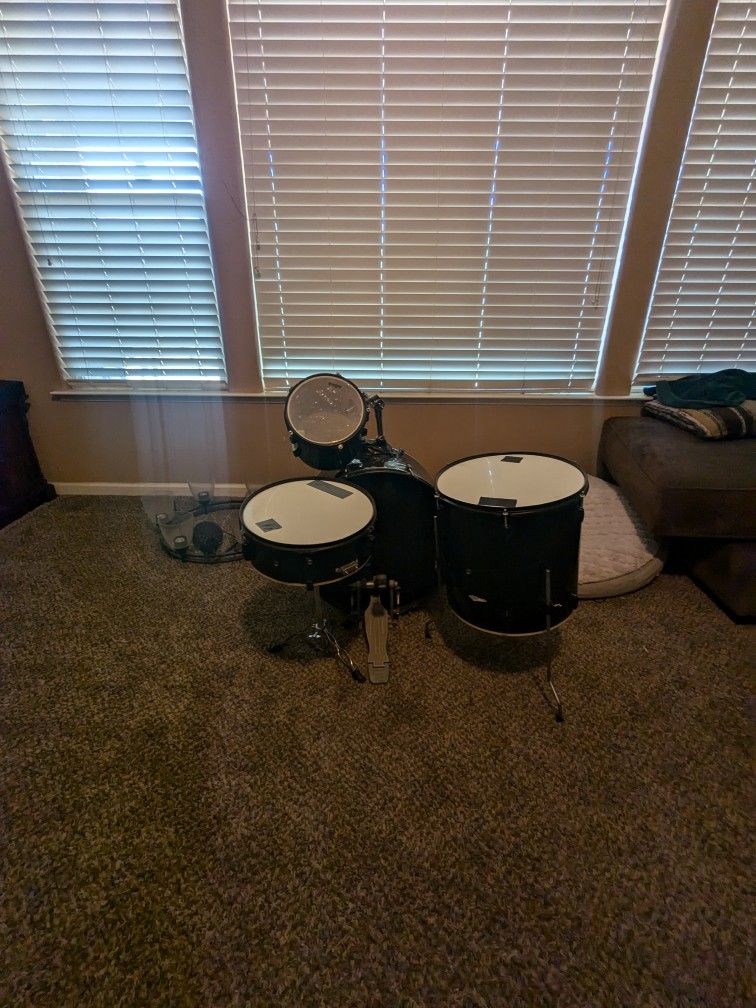 4 Piece Drum Set