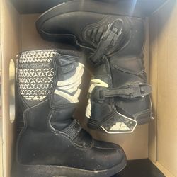 Maverik fly youth mx boots Size 1