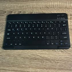 Small Bluetooth Keyboard 