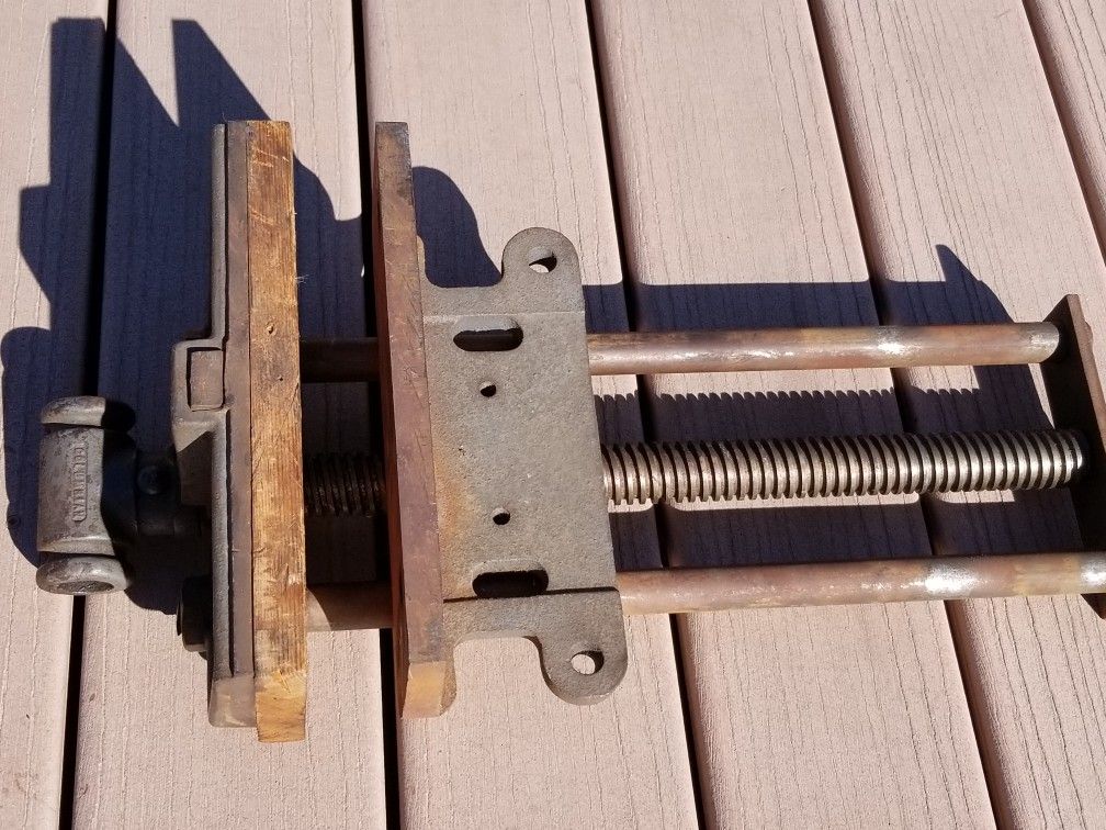 Columbian Vintage 9 RD Woodworking Vise