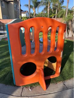 Free - Play structure & wagon