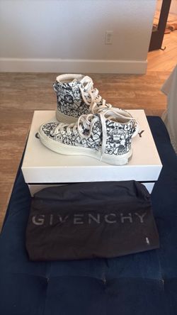 Givenchy High-Top Sneakers Graffiti women’s size 7