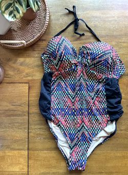 ☀️One Piece Multi Color bathing suit Medium
