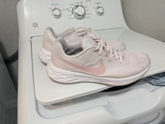 Women Pink NikeRunning Shoes