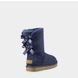 UGG BAILEY BOW II - WOMEN ‘S SIZE 10