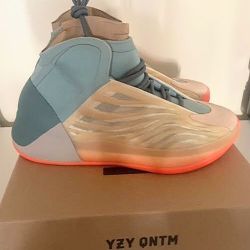🔥 NEW YEEZY QNTM 9.5🔥 100% Authentic 