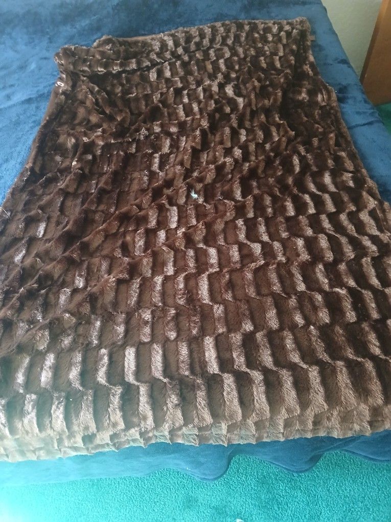 Fur Blankent With Silk On The Back