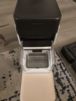 Petlibro RFID smart feeder dog and cat