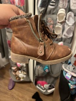 Girls Boots