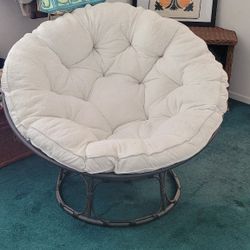 Round Lounge Chairs