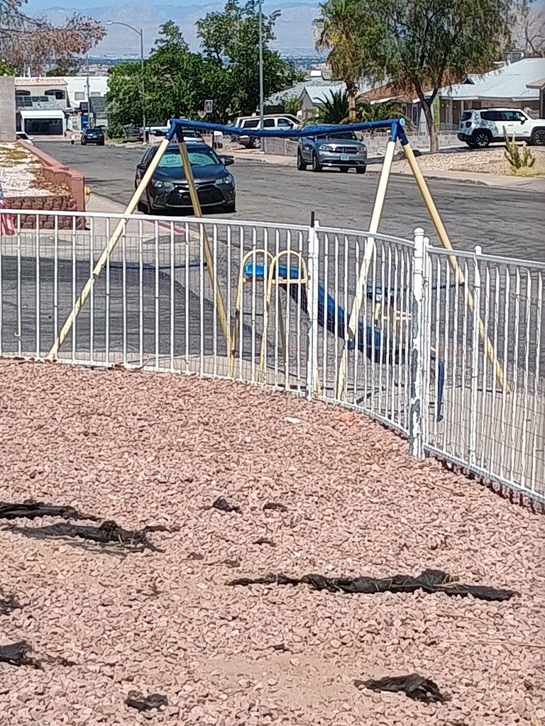 Free Swing Set