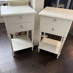 Set Of 2 White Nightstands