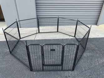 Brand New in Box – 8 Panel Dog Fence