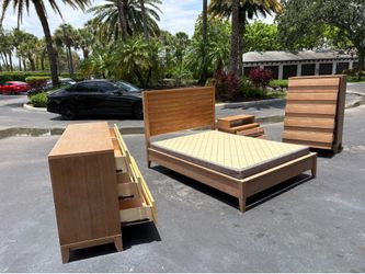 Beautiful Bedroom Set Queen Size Real Wood Natural Wood Color Like New by Havertys furniture
