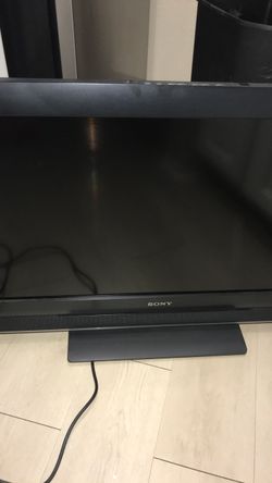 Sony Bravia KDL-32L4000 32” LCD HD Digital TV with Remote Control