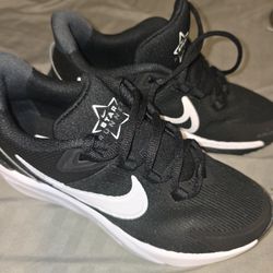 Nike Tennis Shoes Size 3.5 Y