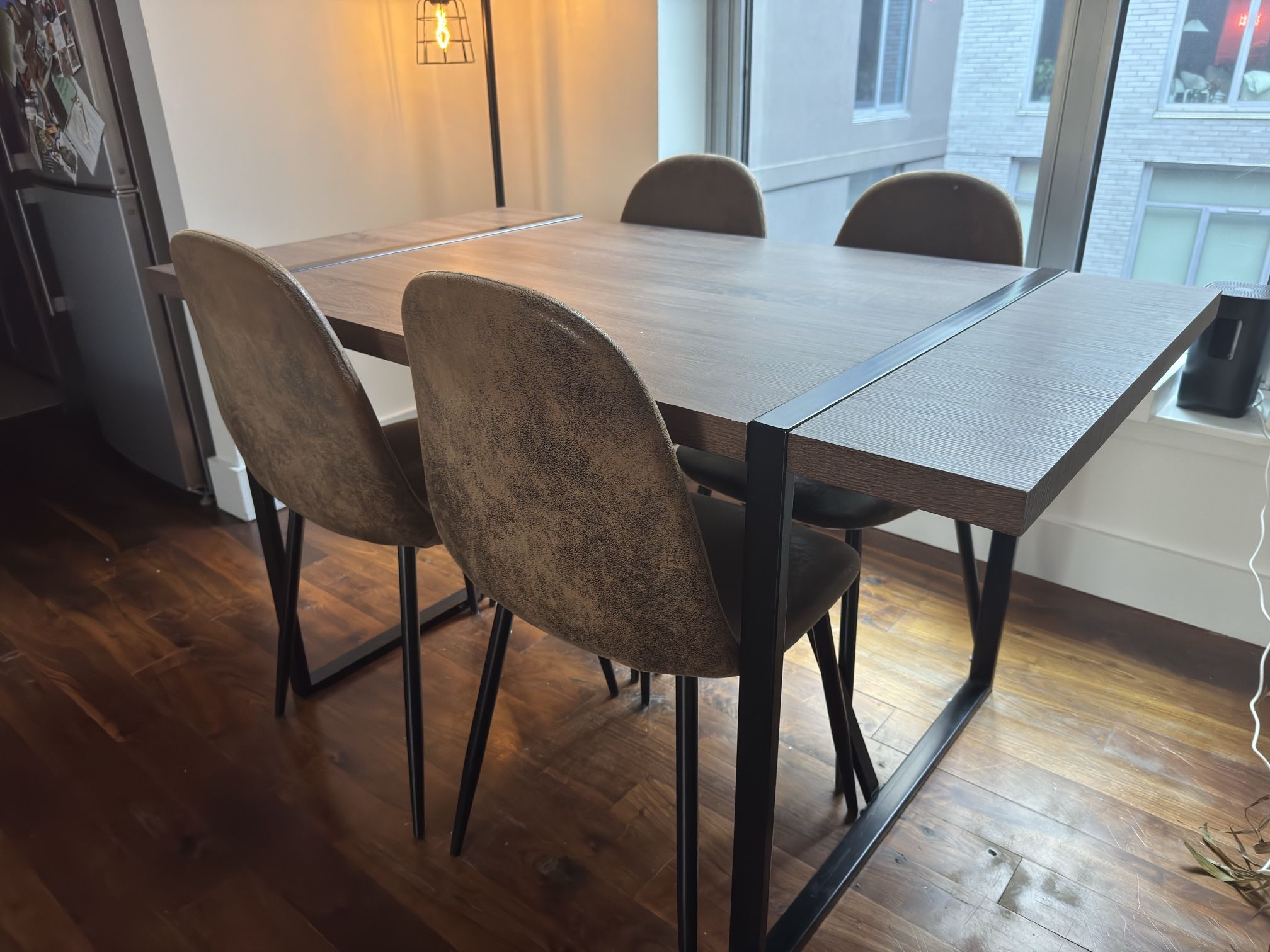 Kitchen Table + 4 Chairs (Mid-Century Modern, Oak)