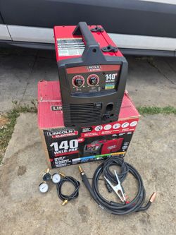 Lincoln Electric
140 Amp Weld Pak 140 HD MIG Wire Welder w/Magnum 100L Gun, Sample Spools MIG Wire and 2 Flux-Cored Wire 115V Starter Kit - K5365-32