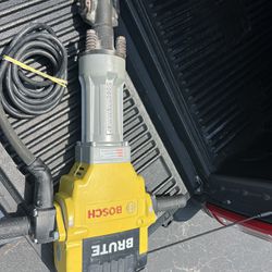 Bosch Chipping Hammer In Excellent Condition. 1100.00 Firm 