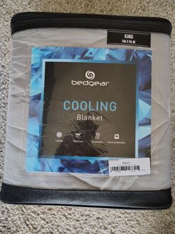 Brand New BEDGEAR King Size Cooling Blanket (106 x 96 in) - Gray