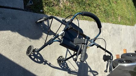 3-Wheel Rollator Walker with Hand Brakes