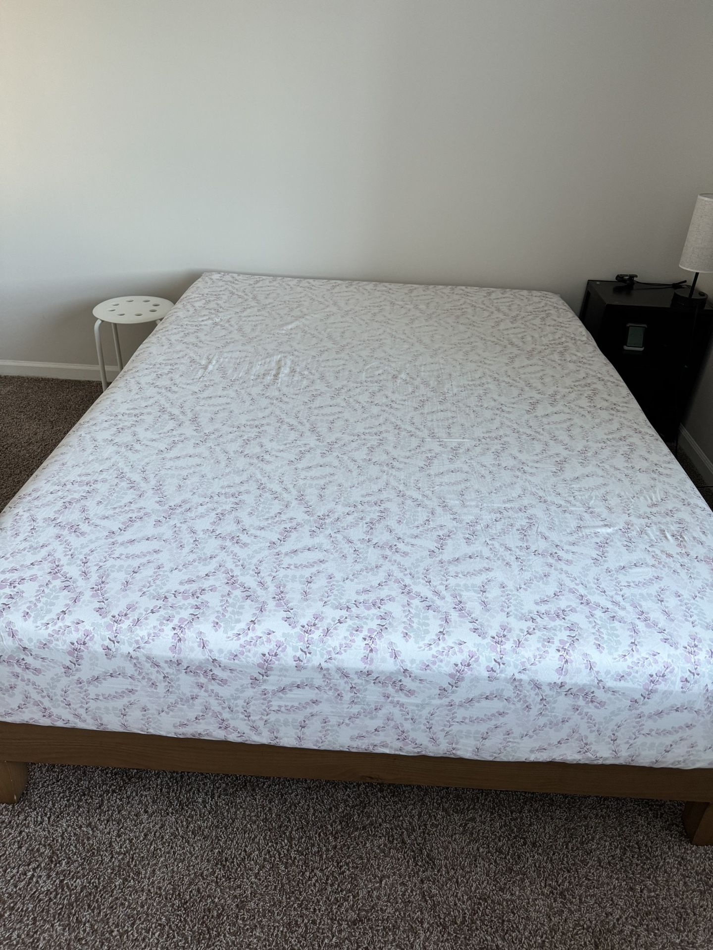 Queen Bed Set - Zinus Green Tea memory foam mattress and wood bed frame