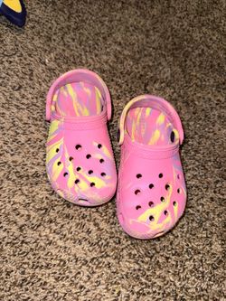 Girls crocs size 8c