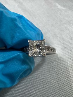 Engagement Ring Natural diamonds